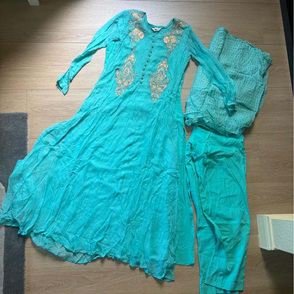 Henna Mehndi Indian Pakistani Salwar Kameez 4 Piece Set